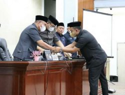 Di Pimpin Ketua DPRD, Budiman Hadiri Paripurna Pandangan Umum Fraksi Terhadap LKPJ Bupati Lutim Tahun 2021