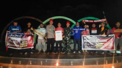 Kapolres Bantaeng dan Dandim 1410 Gelar Aksi Solidaritas Bakar Lilin bersama Fans Club Sepak Bola