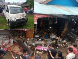 Sebuah Mobil Pick Up Terbakar Usai Menabrak Rumah Warga Di Pao Lotongge
