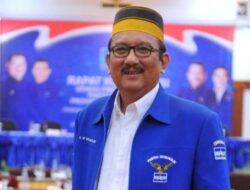 Ni’matullah, Wakil Ketua DPRD Provinsi Sulsel Bagikan Pupuk Pada Masyarakat Bulukumba
