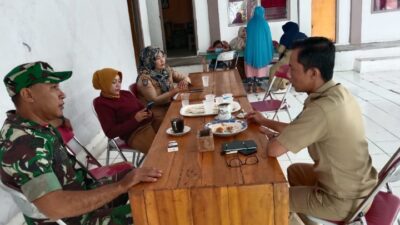 Serda Arifin, Babinsa Bissappu Lakukan Komsos di Kelurahan Bonto Manai