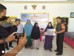 Babinsa Kodim 1410/Bantaeng Rem 141/TP Dampingi Penyaluran BLT, Pastikan Berjalan Lancar