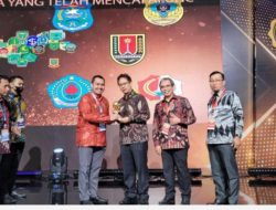 Sukses Mencakup Semesta Jaminan Kesehatan Masyarakat, Majene Diganjar Penghargaan
