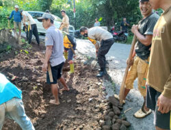 Bhabinkamtibmas Polsek Tompobulu Kerja Bakti Pengecoran Bahu Jalan