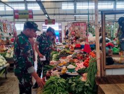 Pantau Harga Sembako, Babinsa Kodim 1410 Bantaeng Turun Langsung ke Pasar