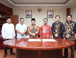 Tingkatkan Pelayanan Kelistrikan, Pemkab Bantaeng dan PLN Tandatangani MoU