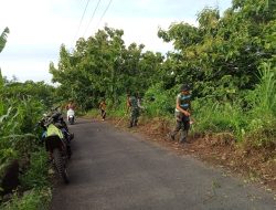 Babinsa Kelurahan Bonto Rita Pimpin Karya Bakti Pembersihan Selokan di Wilayah Binaannya