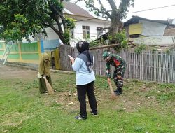 Wujudkan Lingkungan Bersih, Babinsa Koramil 01/Bissappu dan Warga Binaan Lakukan Pembersihan Sampah
