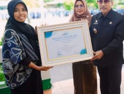 Peringati HKN, Bupati Majene Serahkan Piagam Penghargaan Kepada Bidang Lingkungan Hidup