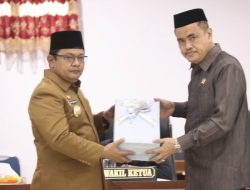 Pemkab Bantaeng Serahkan Ranperda Pertanggungjawaban APBD 2023