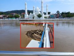 Menjelang Lomba Perahu Hias, Wajah Sungai Malili Masih Buram oleh Sampah dan Air Keruh