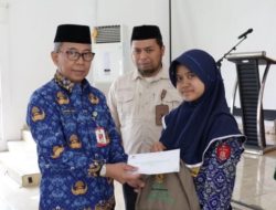 Sekda Lutim Apresiasi Baznas, Salurkan Rp318 Juta untuk Beasiswa Pelajar Kurang Mampu