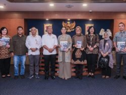 Bupati Irwan Bahas Sinergi Pariwisata dengan Wamen, Kenangan Masa Kecil di Lutim Jadi Sorotan