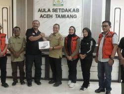 Bupati Luwu Timur Antar Langsung Bantuan Kemanusiaan untuk Warga Terdampak Banjir Bandang Aceh Tamiang