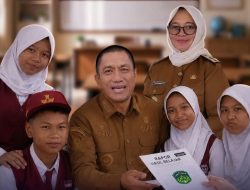 Bupati Luwu Timur Instruksikan Ayah Ambil Rapor Anak, Perkuat Peran Keluarga dalam Pendidikan
