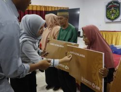 Pemkab Luwu Timur Salurkan Kartu ATM Lansia kepada 1.346 Penerima Baru, Bantuan Tiga Bulan Langsung Cair