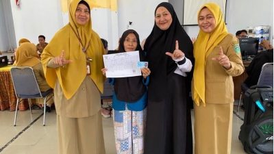Jemput Bola ke Burau, Disdukcapil Lutim Proses Ratusan Dokumen Kependudukan dalam Sehari