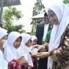 Bupati Sinjai dan Muslimat NU Salurkan 93 Dos Susu, Lima Kecamatan Jadi Sasaran